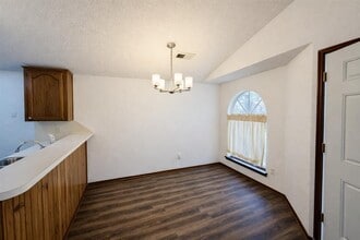 2138 Lonnie Ln in Oklahoma City, OK - Building Photo - Building Photo