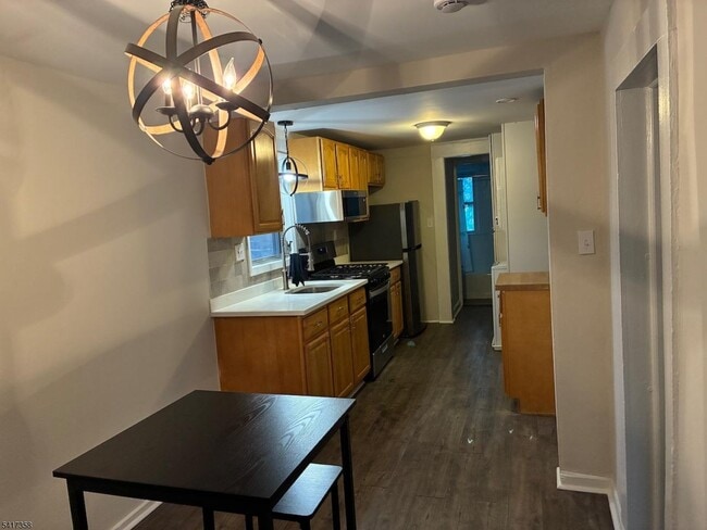 36 Cross St in Montclair, NJ - Building Photo - Building Photo