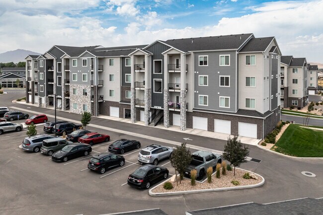 Ridgeline Parkway Apartments