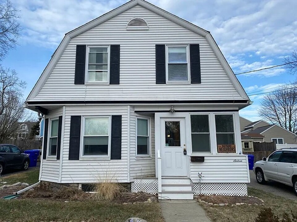 16 McKinley St in Maynard, MA - Building Photo