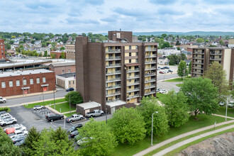 Latrobe Manor in Latrobe, PA - Building Photo - Building Photo