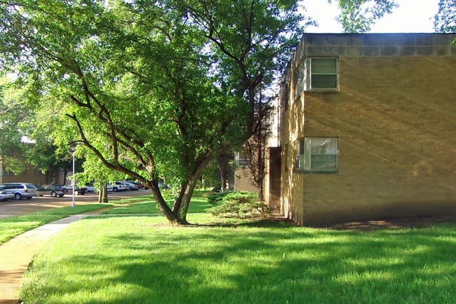 Valley Park Apartments photo'