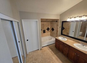 5753 Indian Ridge Dr in North Las Vegas, NV - Building Photo