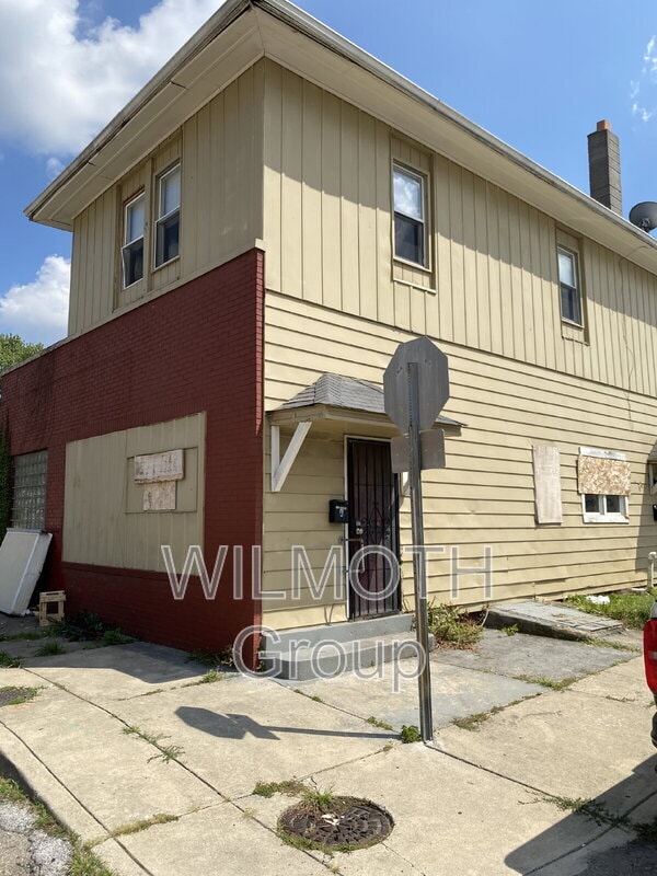 property at 117 E Palmer St