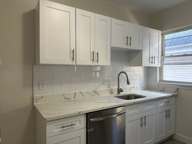 86 Topliff St, Unit 2