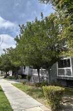 309 E Elk Ave, Unit 107 in Glendale, CA - Foto de edificio - Building Photo