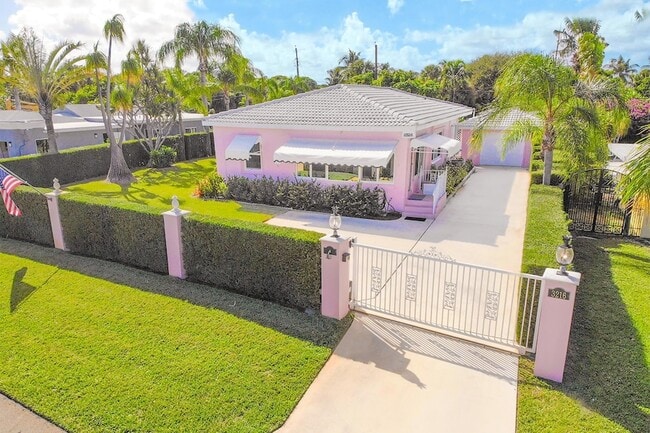 property at 3216 Karen Dr