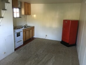 875 Main St in Weaverville, CA - Building Photo - Building Photo