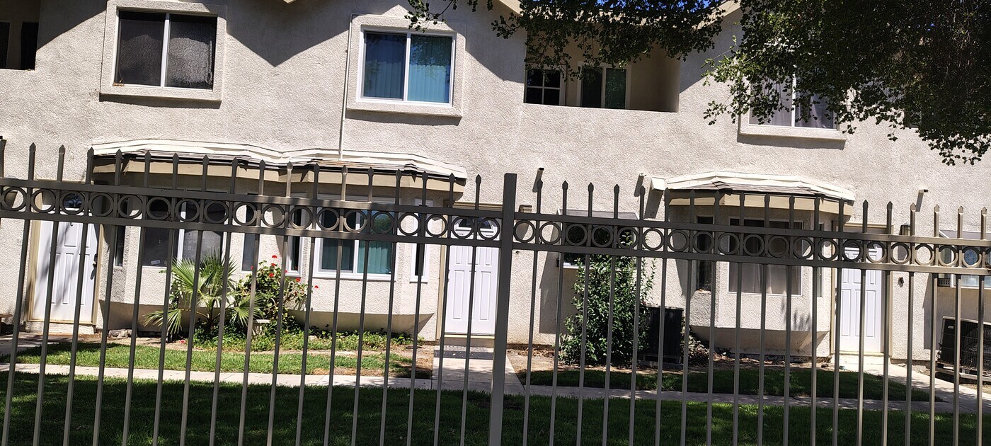 1425 S White Ave, Unit B in Pomona, CA - Building Photo