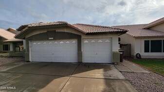 8529 W Joan De Arc Ave in Peoria, AZ - Building Photo
