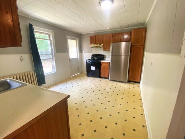 1140 Vestal Ave in Binghamton, NY - Building Photo - Building Photo