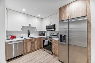 7200A N Claremont Ave in Chicago, IL - Building Photo - Building Photo