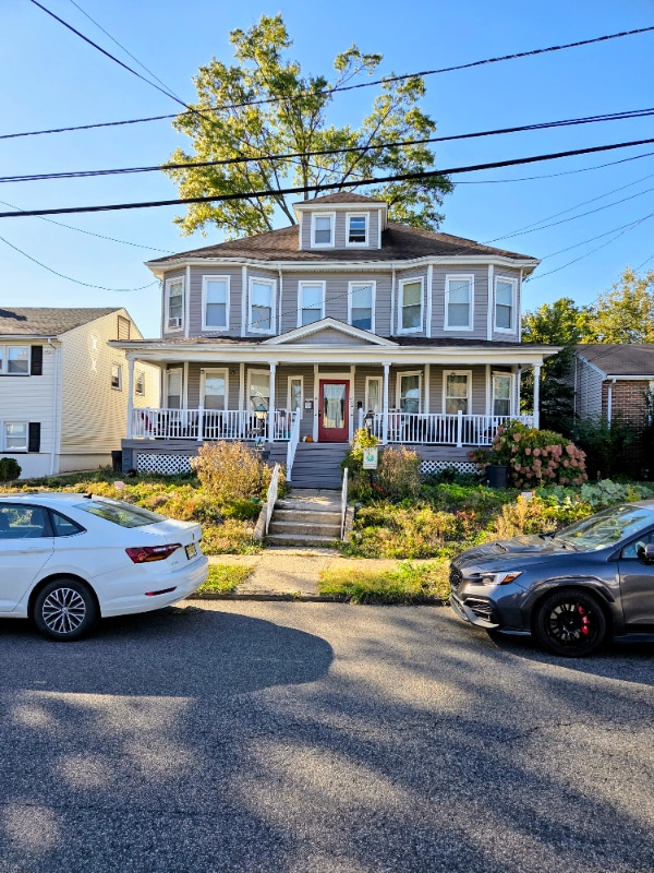 property at 18 Summit Rd