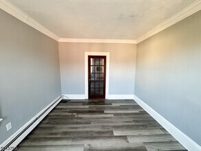 304 Front St-Unit -6 in Belvidere, NJ - Building Photo - Building Photo