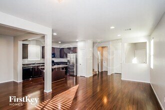 121 Country River Ave in Henderson, NV - Building Photo - Building Photo