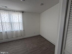 1650 W Cheltenham Ave in Philadelphia, PA - Foto de edificio - Building Photo