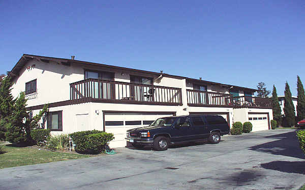 532-536 Brewster Ave in Redwood City, CA - Foto de edificio - Building Photo