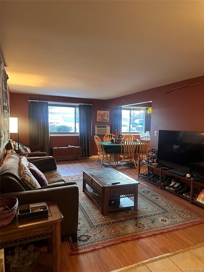 10 Oakwood Terrace in New Windsor, NY - Building Photo - Building Photo