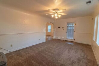 325 E Mariposa Ave in Stockton, CA - Building Photo - Building Photo