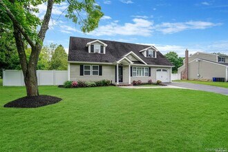 278 Pipe Stave Hollow Rd in Mount Sinai, NY - Building Photo - Building Photo