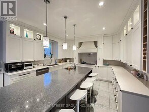 7 Markwood Ln in Vaughan, ON - Building Photo - Building Photo