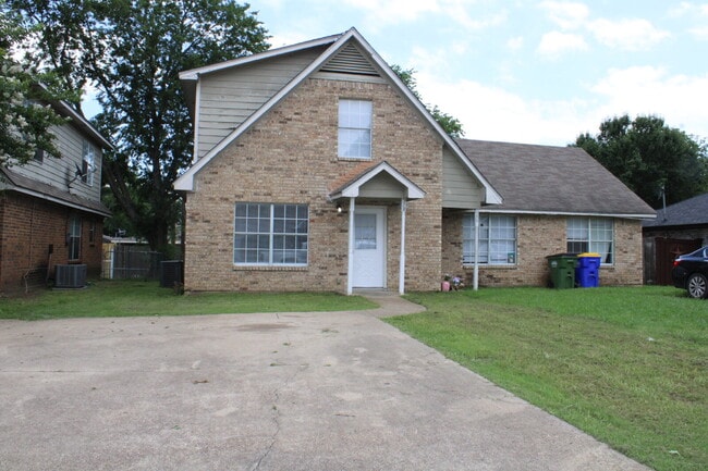 526 Glen Cove St in Seagoville, TX - Building Photo - Building Photo