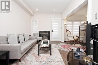22 Casa Grande St in Richmond Hill, ON - Building Photo - Building Photo