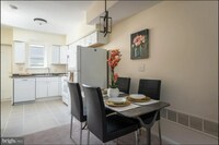 210 N Montford Ave photo'