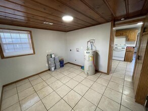 620 E 14th St in Carthage, MO - Foto de edificio - Building Photo