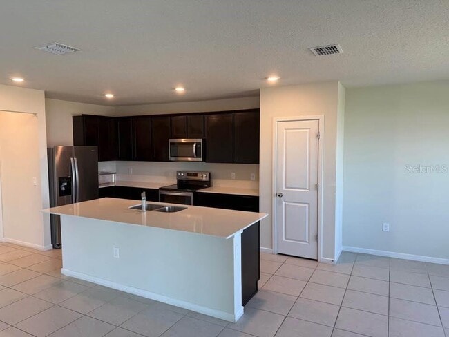 1963 Enchanting Ct in Davenport, FL - Building Photo - Building Photo