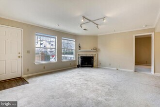 5821 Inman Park Cir in Rockville, MD - Building Photo - Building Photo