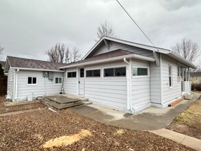 132 6th St in Dacono, CO - Foto de edificio - Building Photo