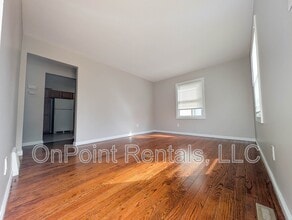 34224 Stellwagen St in Wayne, MI - Building Photo - Building Photo