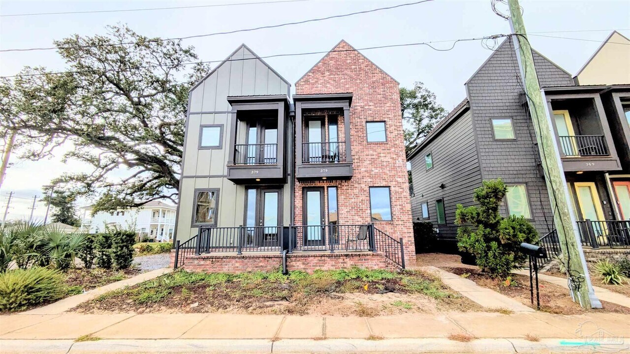 379 S Clubbs St in Pensacola, FL - Foto de edificio