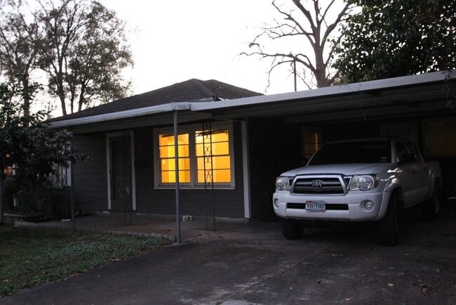 1415 Zora St in Houston, TX - Building Photo - Building Photo