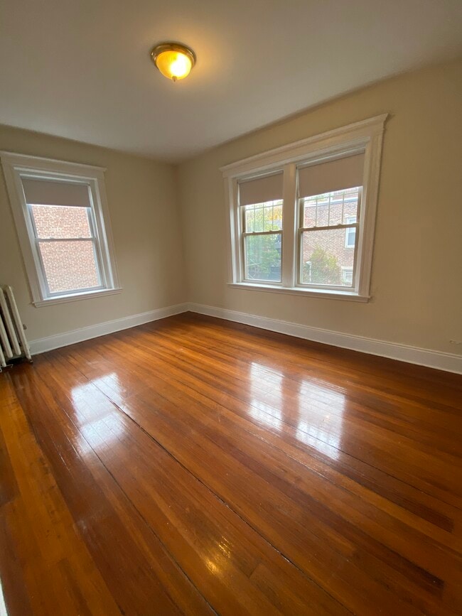 1736 Beacon St, Unit 6A in Brookline, MA - Building Photo - Building Photo