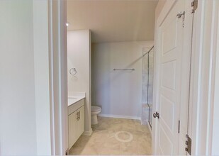 2606 Comanche Ct in Columbia, TN - Foto de edificio - Building Photo