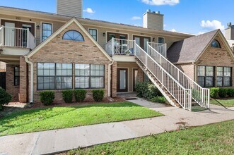 5001 Grande Dr, Unit 222 in Pensacola, FL - Foto de edificio - Building Photo