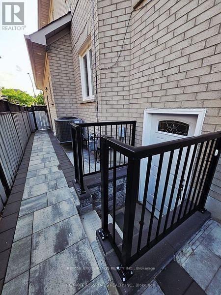 50 Grandlea Crescent in Markham, ON - Building Photo