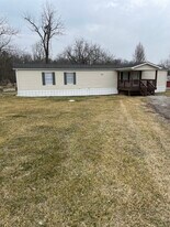 2352 Saint Andrews Dr in Hedgesville, WV - Building Photo