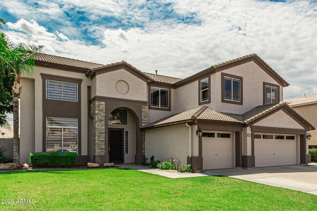 property at 7033 W Honeysuckle Dr