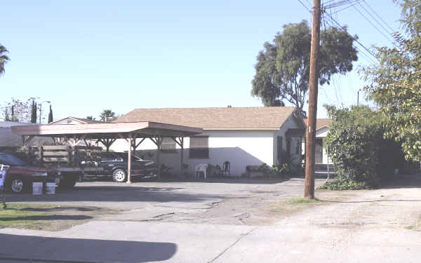 2747 Gladys Ave in Rosemead, CA - Building Photo