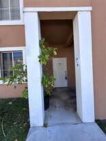 7090 NW 177th St in Hialeah, FL - Building Photo