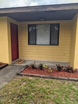 2231 Ascot Ct, Unit 5 in Auburndale, FL - Building Photo