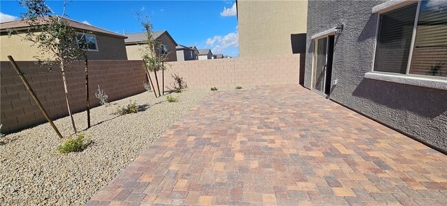 6071 Swift Lariat St