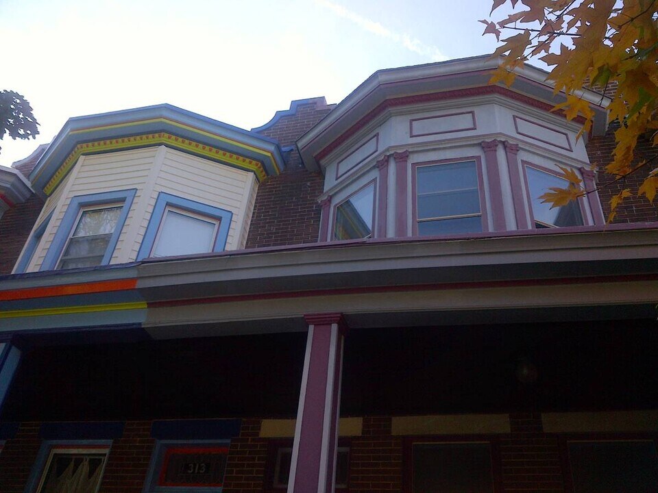 311 E 31st St, Unit 2ndFloorBedroom-PrivateBathroom Photo