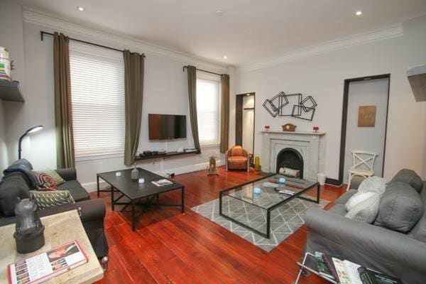 1706 Locust St, Unit 2 in Philadelphia, PA - Foto de edificio - Building Photo