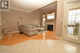 18 Anderson Ct in Hamilton, ON - Building Photo - Building Photo