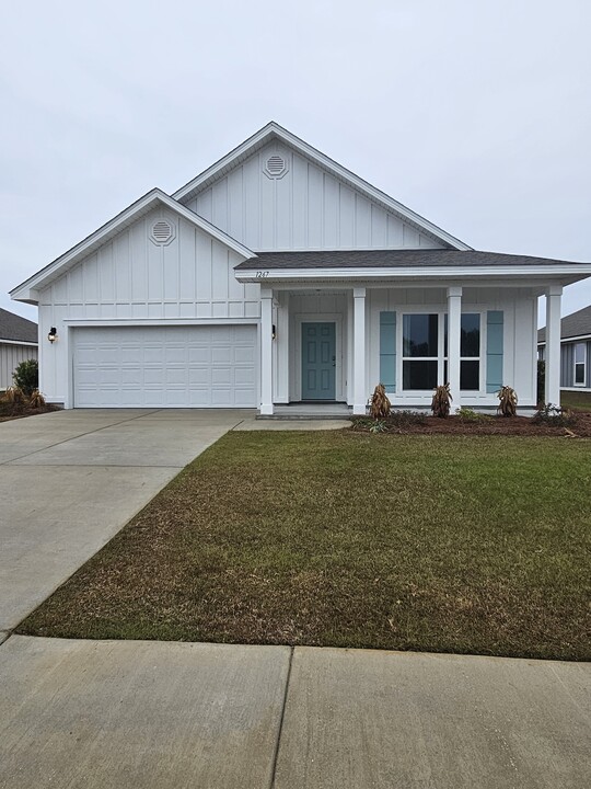 1267 Caper Ave in Foley, AL - Foto de edificio