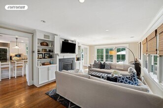 205B Windmill Ln in Southampton, NY - Building Photo - Building Photo